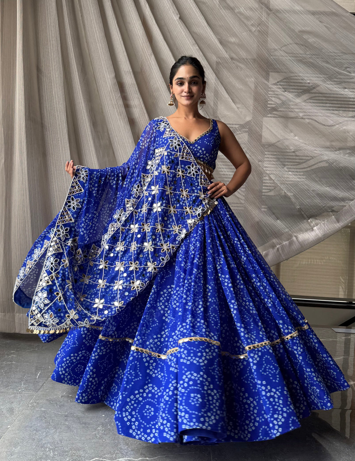 Neeli bandhani