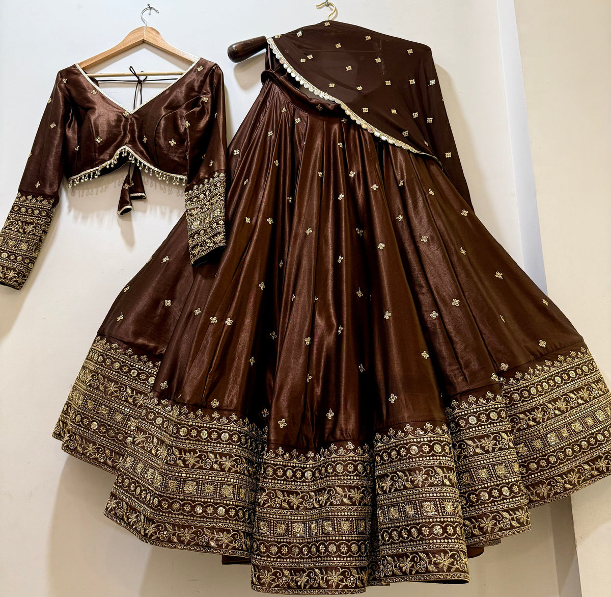 Bold brown Allure