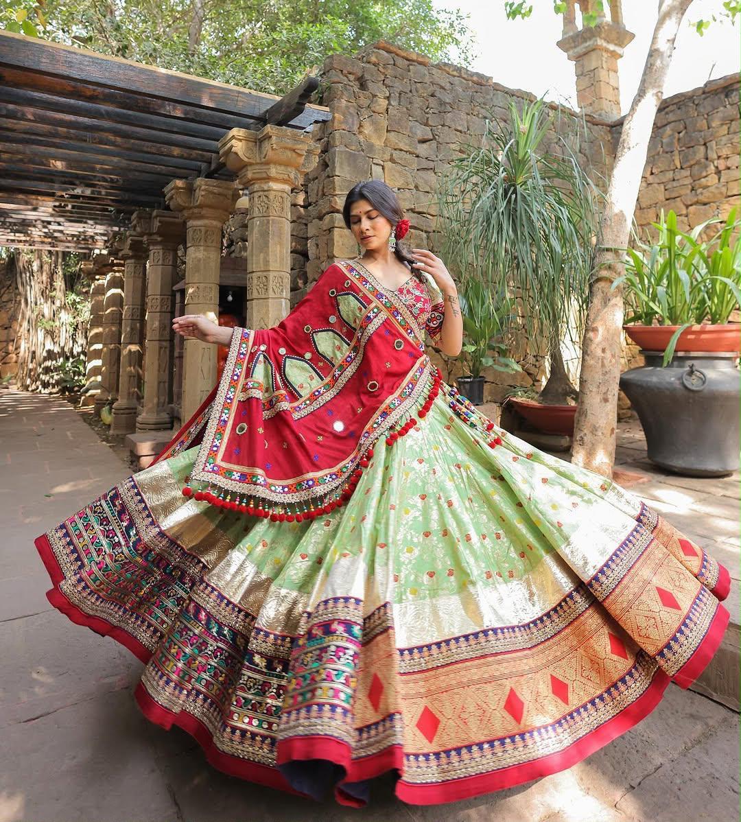 Kavya Katha Navratri Lehenga Choli
